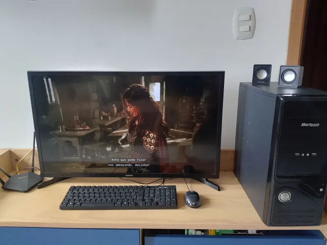 VENDO- 2 TVs 32" + CPU i3