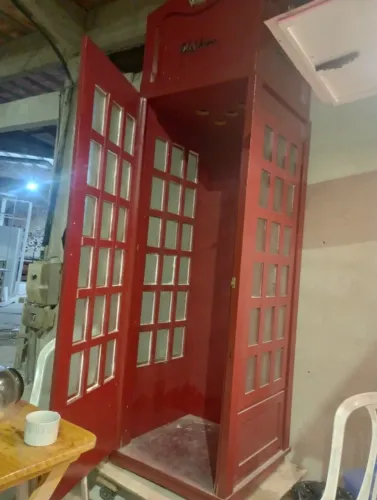 Cabine telefônica de MDF
