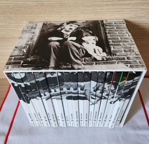 Coleção Completa Folha Charles Chaplin, 20 Livretos com DVDS.