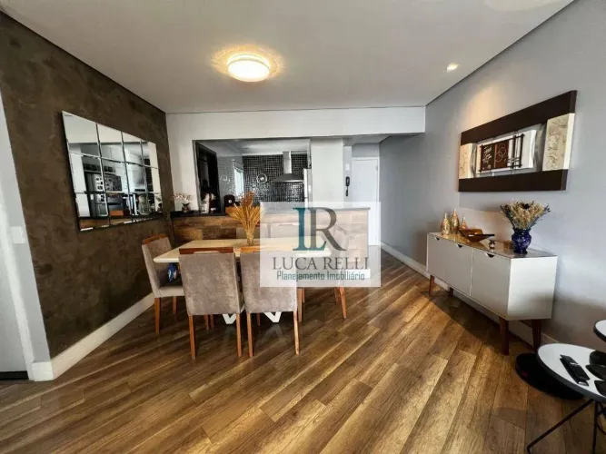 Lindo apartamento de 105m2 com 2 suítes, ampla sala e mobiliado
