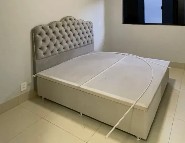 Base de cama com cabeceira capitonê nova 