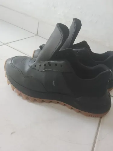 Vende tênis reserva novo usei só duas vezes.