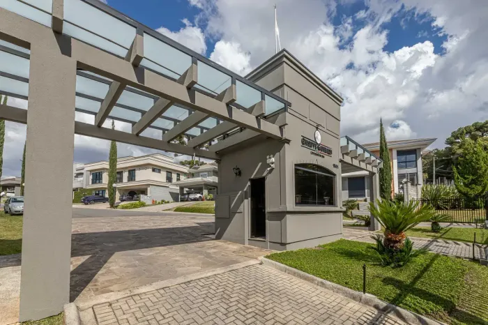 Terreno em condomínio fechado à venda, 705m², Butiatuvinha, Curitiba, Paraná.