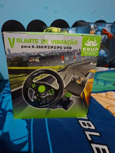 Vendo volante para Xbox 360, PlayStation 2 e 3 e PC