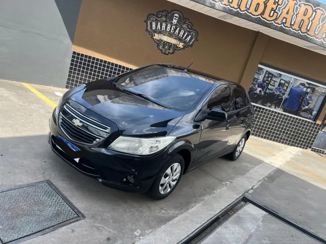 Chevrolet Onix Hatch LT 1.0 8V Flex Power Mec. 4P 2015