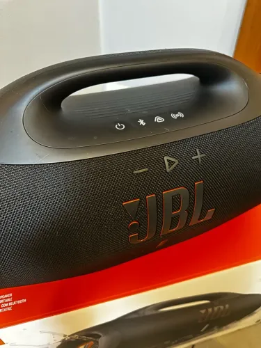 JBL boombox 4