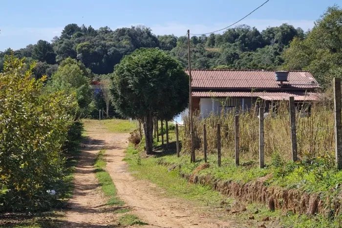 Chácara com área total de 9.177,50 m². - Areia Branca dos Assis/Mandirituba.