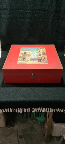 Caixa Decorativa Vintage em Madeira Com ilustração ( usado ) 
