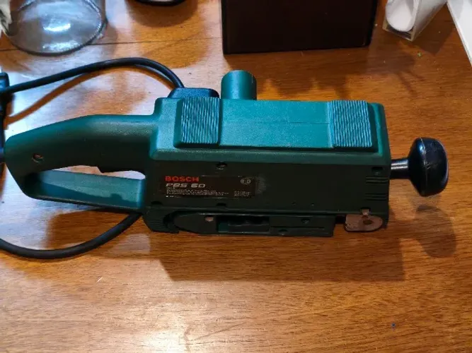 Lixadeira de Cinta Banda Bosch PBS 60 110V Fabricada na Suíça 400x60 550W