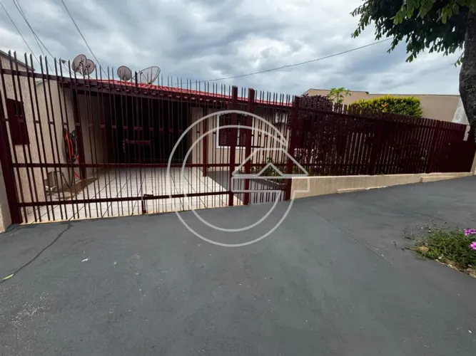 VENDE-SE Residência NO CECAP AEROPORTO - MARÍLIA/SP