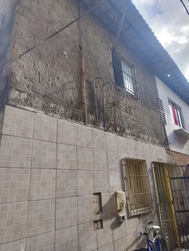 Alugo primeiro Andar em San Martins