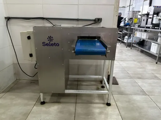 Maquina para fatiar carne e frango