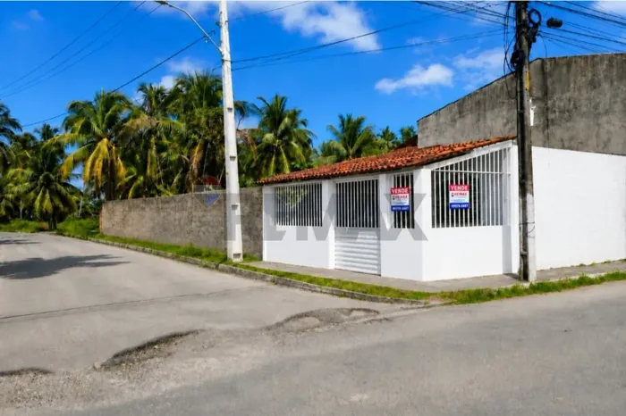 Terreno 12x27 com pequeno ponto comercial todo murado e de esquina na Barra Nova.na Barra