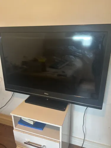 TV PHILCO - 42 LCD 