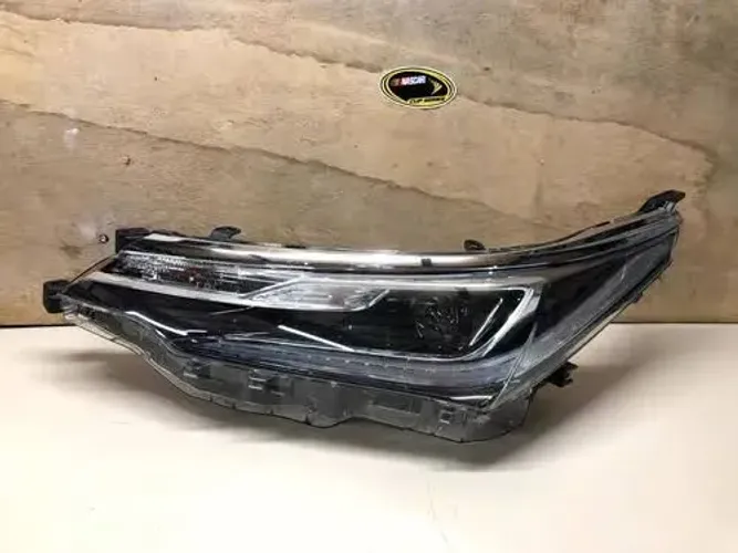 ? VENDO PAR DE FARÓIS COROLLA XRS / ALTIS ?