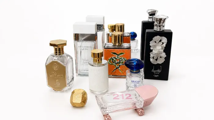 8 frascos de perfumes importados em excelente estado todos por 120,00