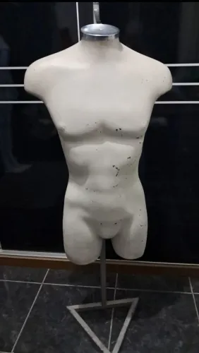 MANEQUIM MASCULINO COM SUPORTE 