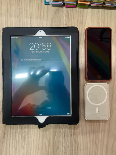 iPhone 8 64GB (94% Bateria) + iPad 4 16GB Completo - R$1.100