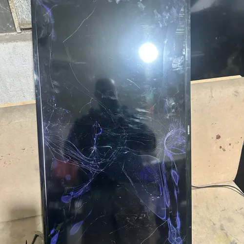 Tv Samsung modelo UN40J5200AG tela quebrada para peças