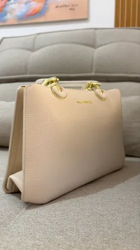 Bolsa tote na caixa
