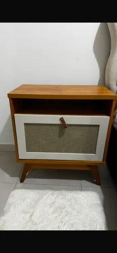 mesa de cabeceira 