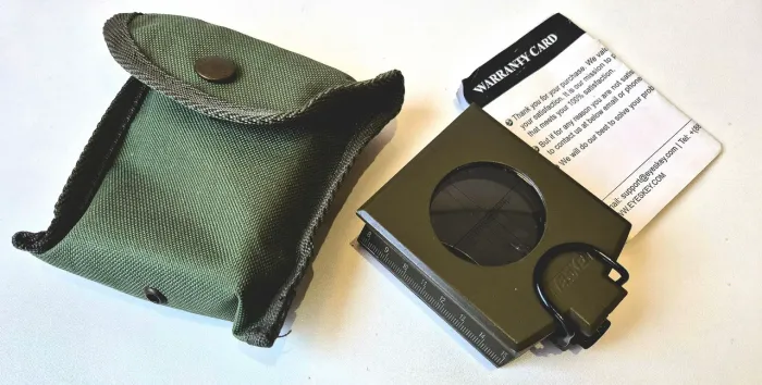 Bússola Eyeskey tipo militar com clinômetro, lente/prisma e nível ? quase nova