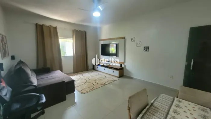 Casa em condomínio com 4 quartos sendo 1 suíte disponível para venda no bairro Jardim Hola