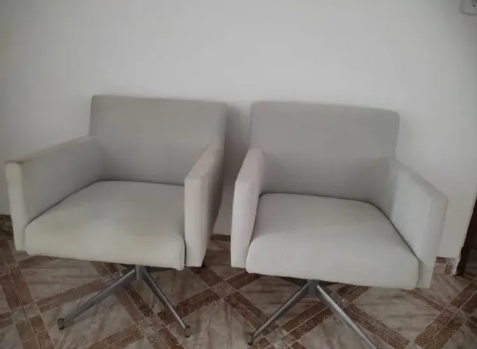 Cadeira giratória para sala 