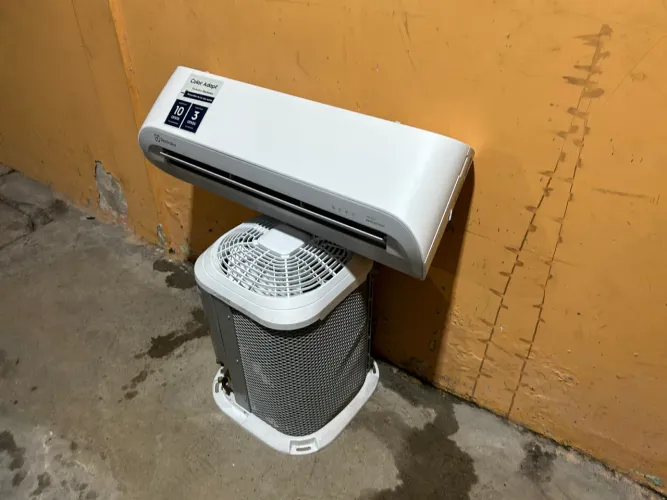 Eletrolux adapt color inverter 9 mil btus 