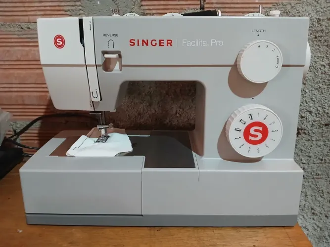 Maquina de costura singer