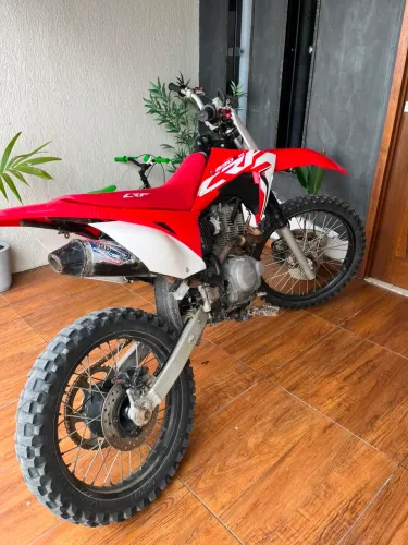 CRF 230 injetada