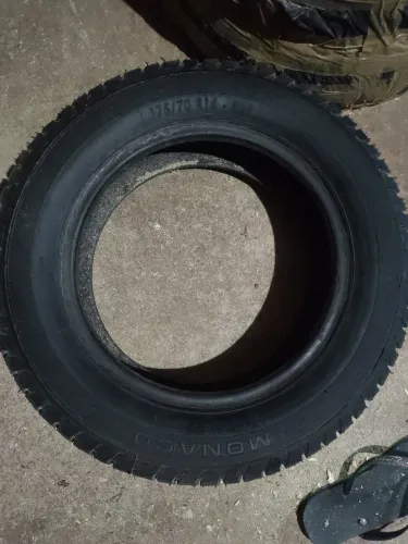 Pneu 175/70-14 novo