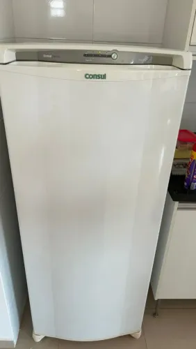 Geladeira Consul Facilite Frost Free / Estado de Novo