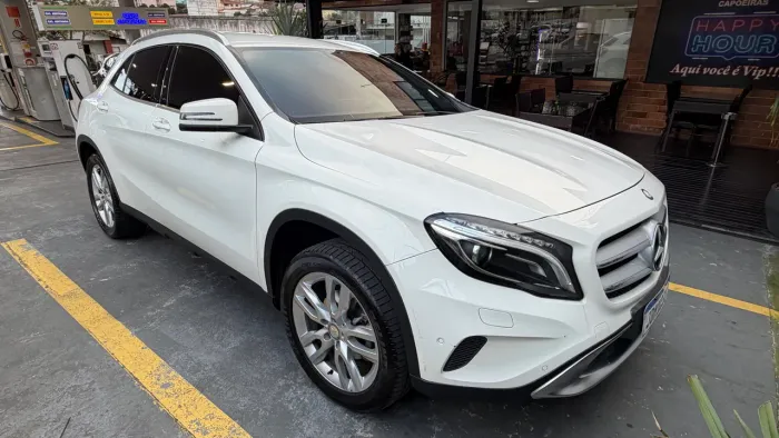 Mercedes-Benz GLA 200 Adv. 1.6/1.6 TB 16V Flex Aut. 2016