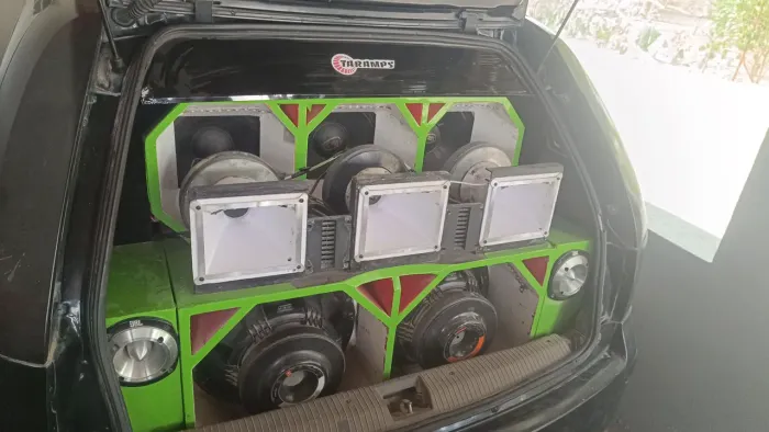 Som automotivo