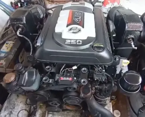 Parelha Mercruiser 250 HP 4.5 c/ Rabeta Braco trhee