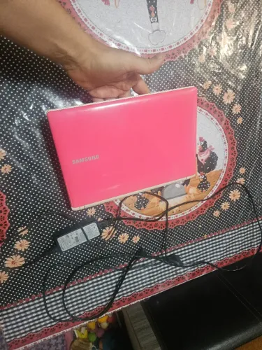 Netbook Samsung 320 de hd , 2 gb de memoria completo 