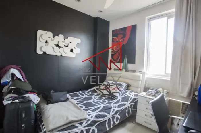 COBERTURA 4 QUARTOS (1 SUITE), 2 VAGAS, EM RUA NOBRE DE BOTAFOGO!