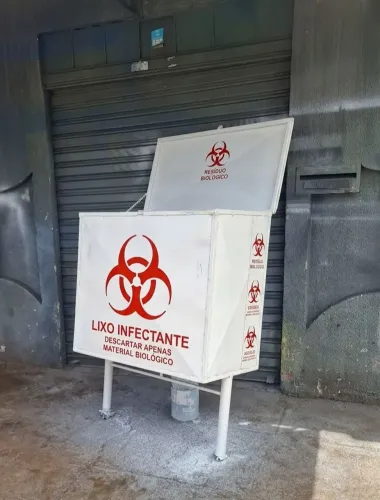 Lixeira para lixo infectante 400lts