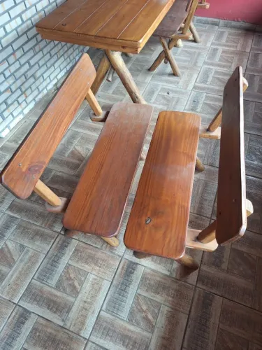 MESA E BANCOS DE MADEIRA PURA