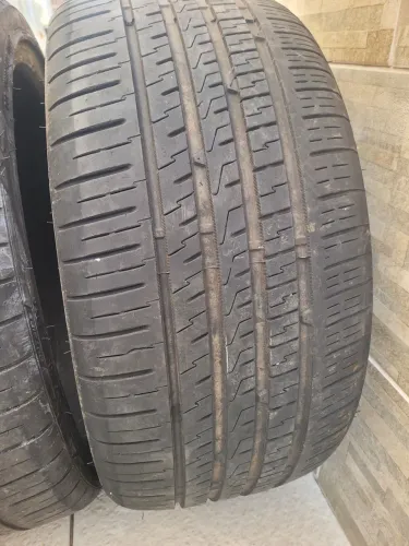Pneu 245/35/20