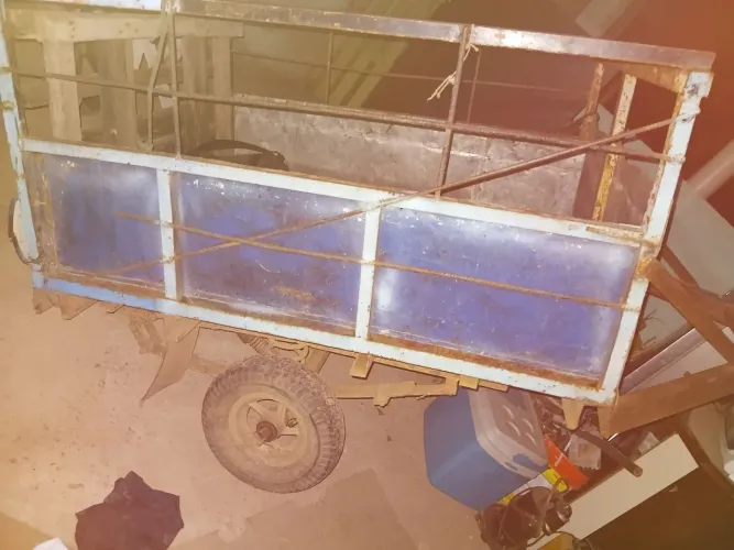 Vendo uma carretinha para moto