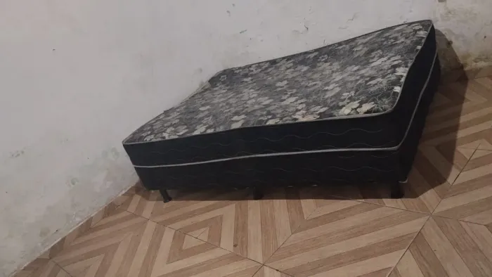 Estou vendendo essa cama box