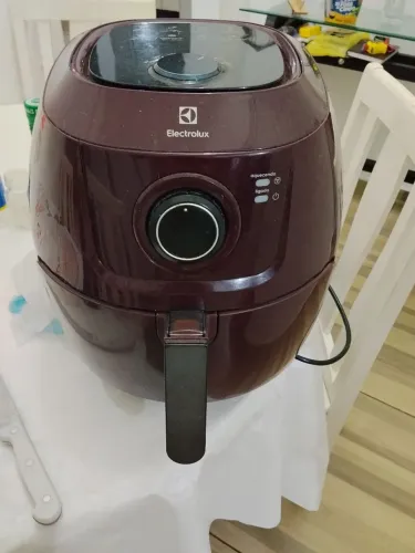 Vendo uma AIr fryer 07 LTS Eletrolux