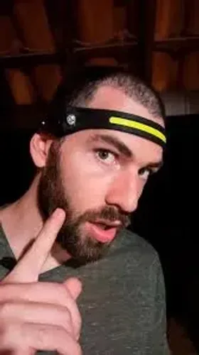 Lanterna Fita Led De Cabeça Com Sensor de Movimento Liga Desliga - Camping Pesca Caça Bike