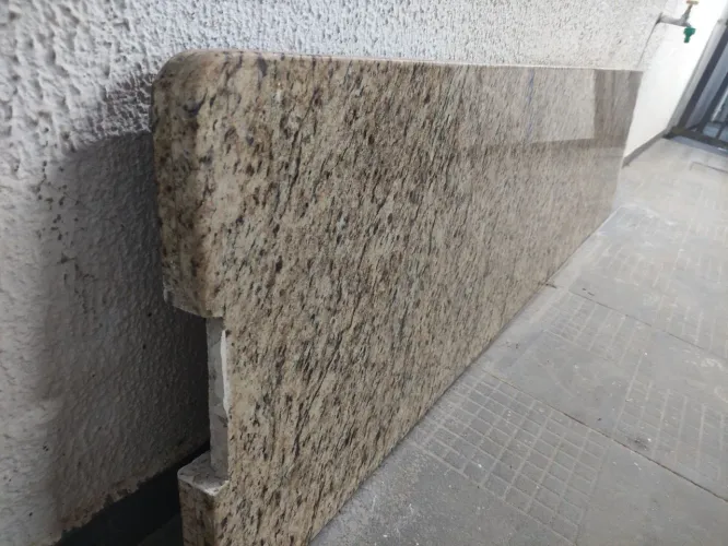 Granito Bege Bahia Polido - Bancada/Pedra em Excelente Estado