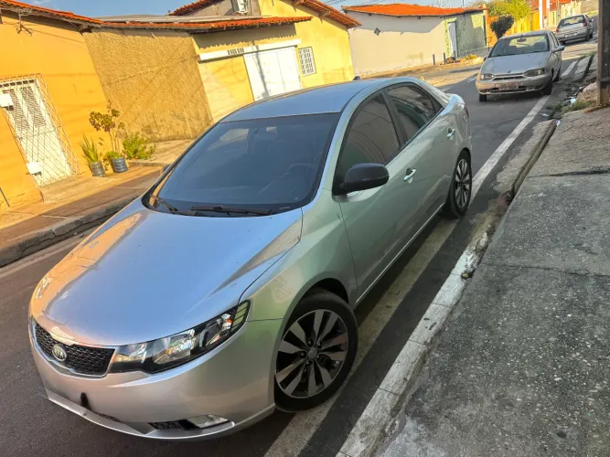 Kia Motors Cerato 1.6 16V Aut. 2011