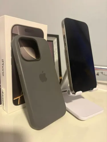 iPhone 16 Pro (brasileiro, chip físico, capa original)