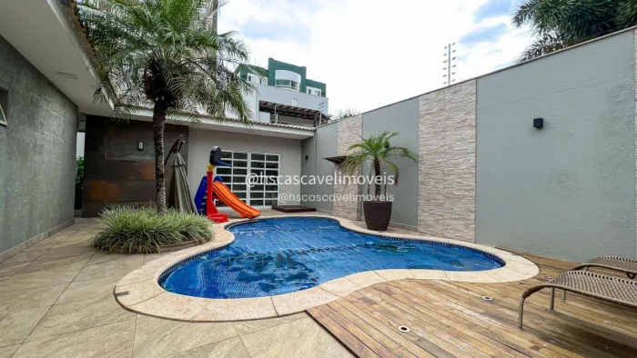 Sobrado com 4 suítes no Centro de Cascavel - PR.