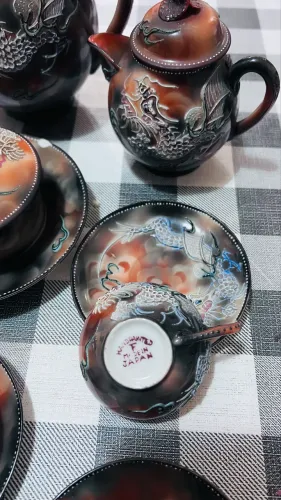 Jogo de de café e chá em porcelana japonesa "casca de ovo"